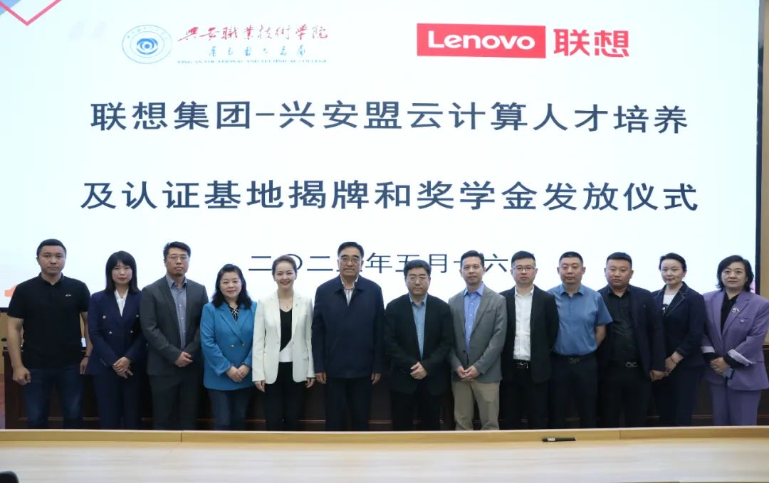 r4o4u20qlwg4os1em2otxd1cq42jln035161.jpg